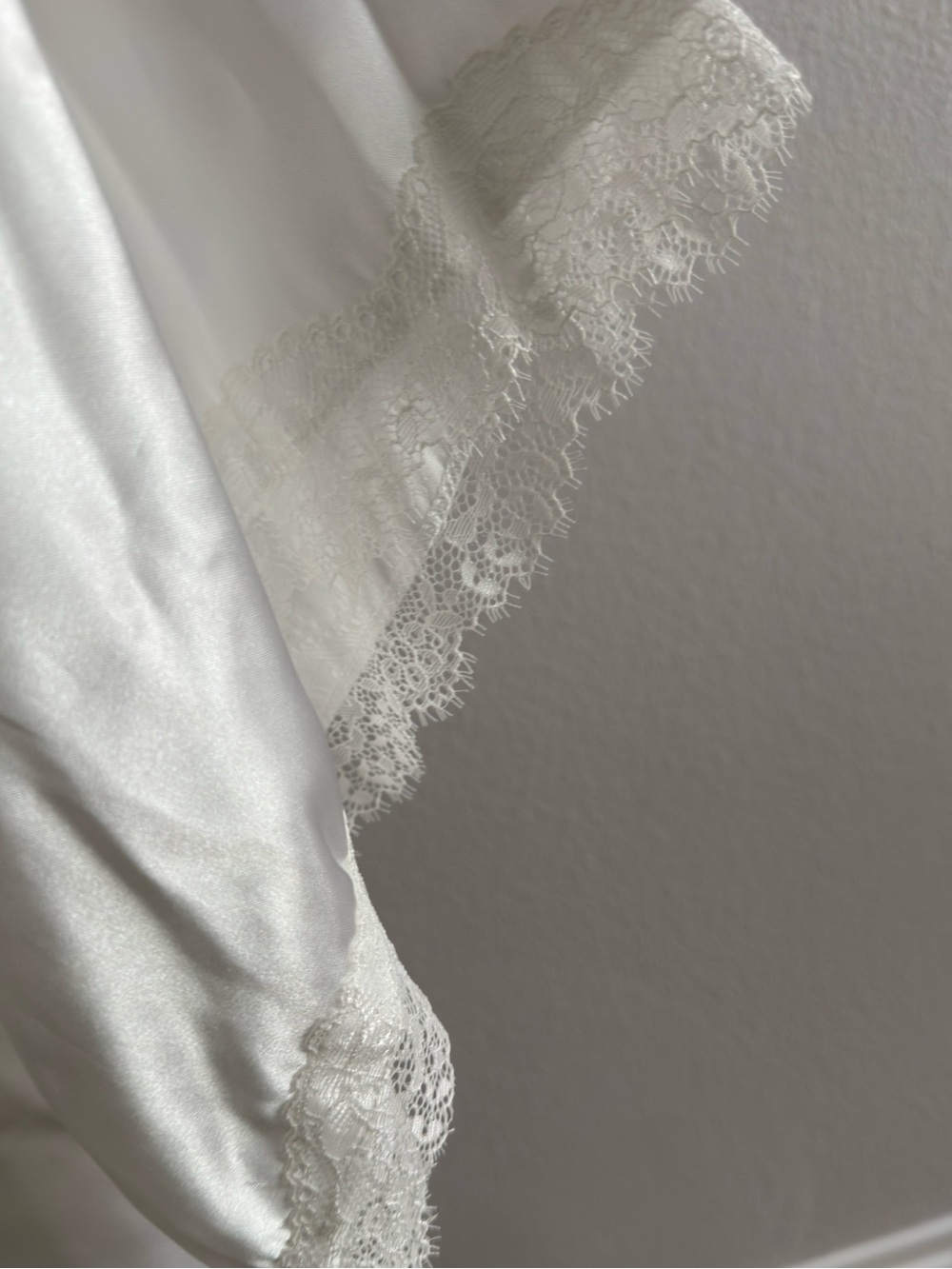Bride Embroidered Satin Robe - White - Picture 2 of 6